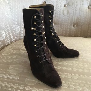 Vintage CHANTAL brown suede lace up boots